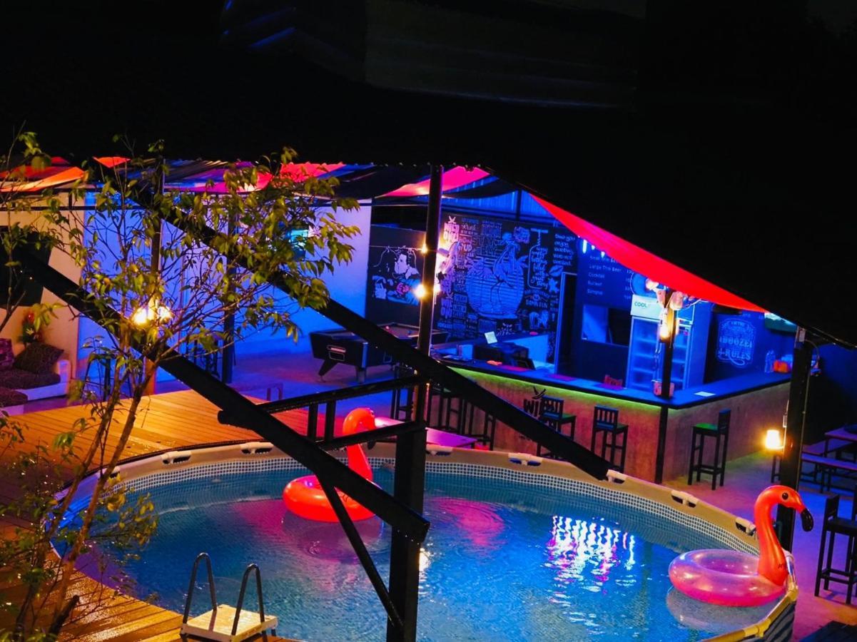 Wild Ones Hostel Banguecoque Exterior foto